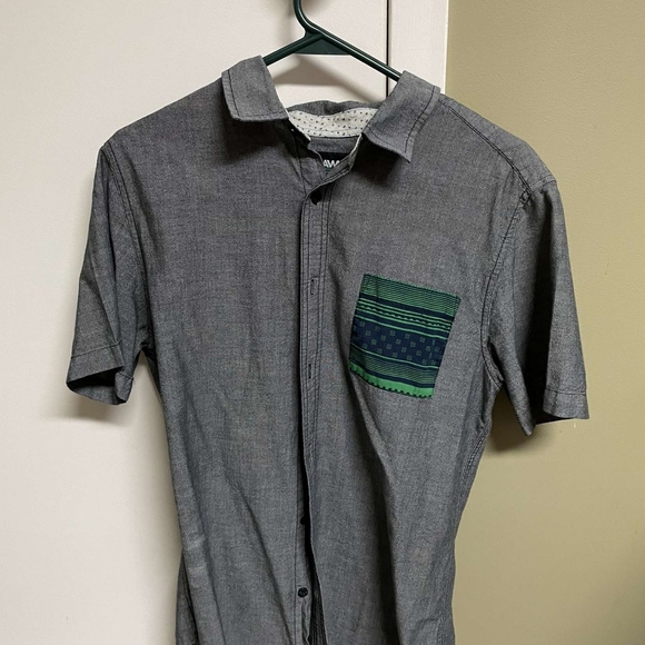 Hawk button shirt Size Medium - Picture 1 of 2